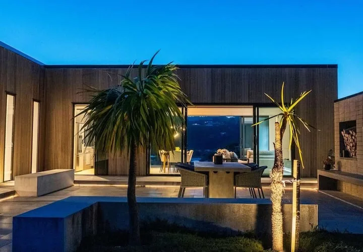 Where luxury meets the ocean.
Welcome to our home.