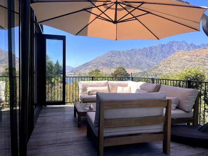 Woodbury hideaway